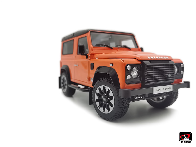 1-18 2018 Land Rover Defender 90 works V8 70th Edition Diecast